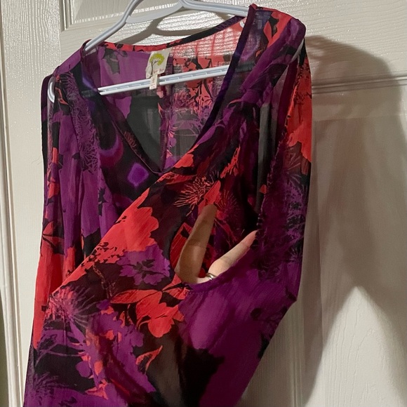 Fig and Flower Off Shoulder Blouse with Removable Belt and Front Keyhole - Picture 7 of 12